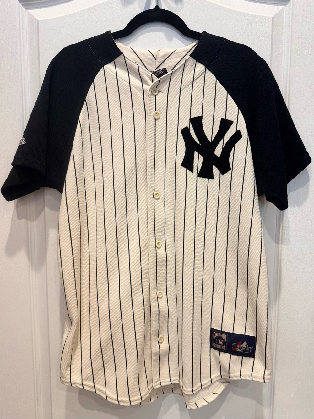 MAJESTIC MLB COOPERSTOWN COLLECTION NY Yankees Jersey M